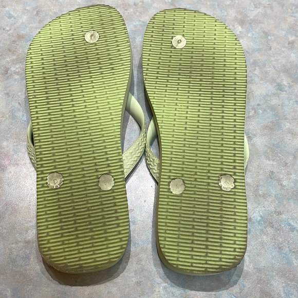 Havaianas green floral flip flops (sz 6 us) - Picture 4 of 9